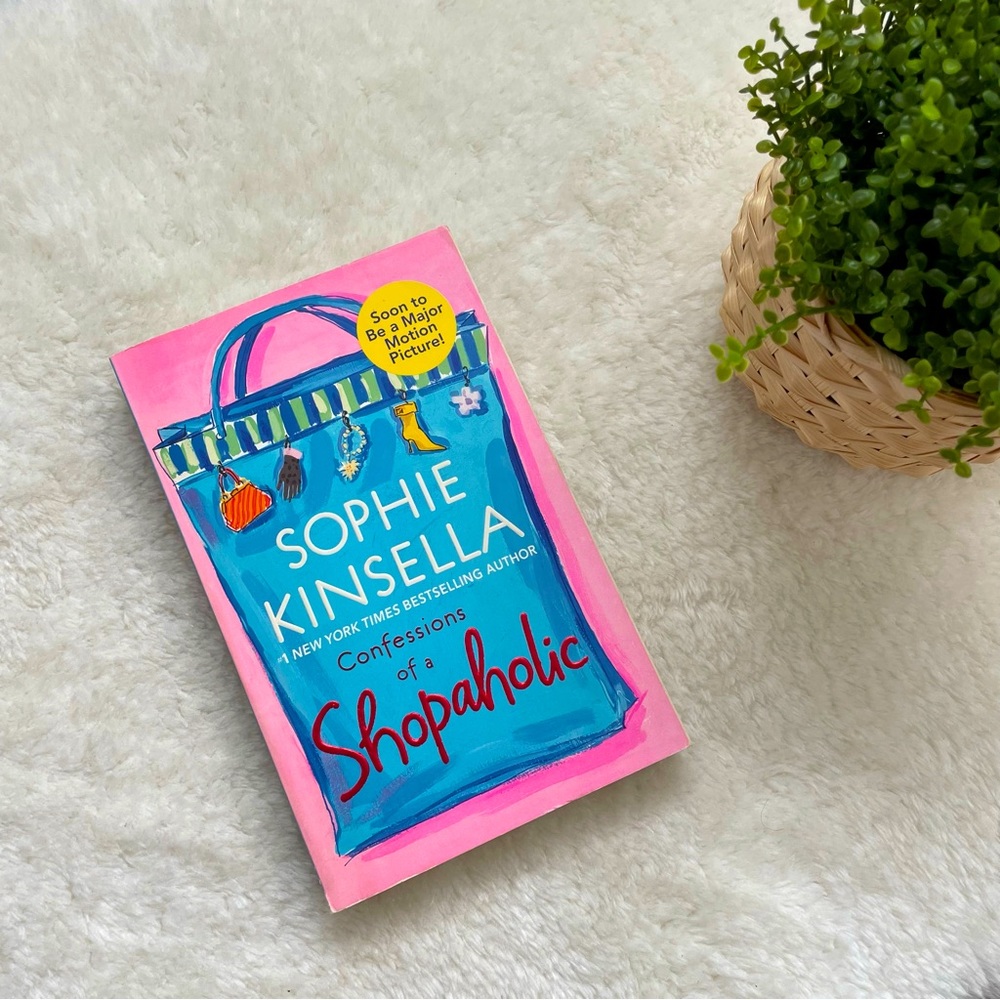 Confessions of a Shopaholic- Sophie Kinsella